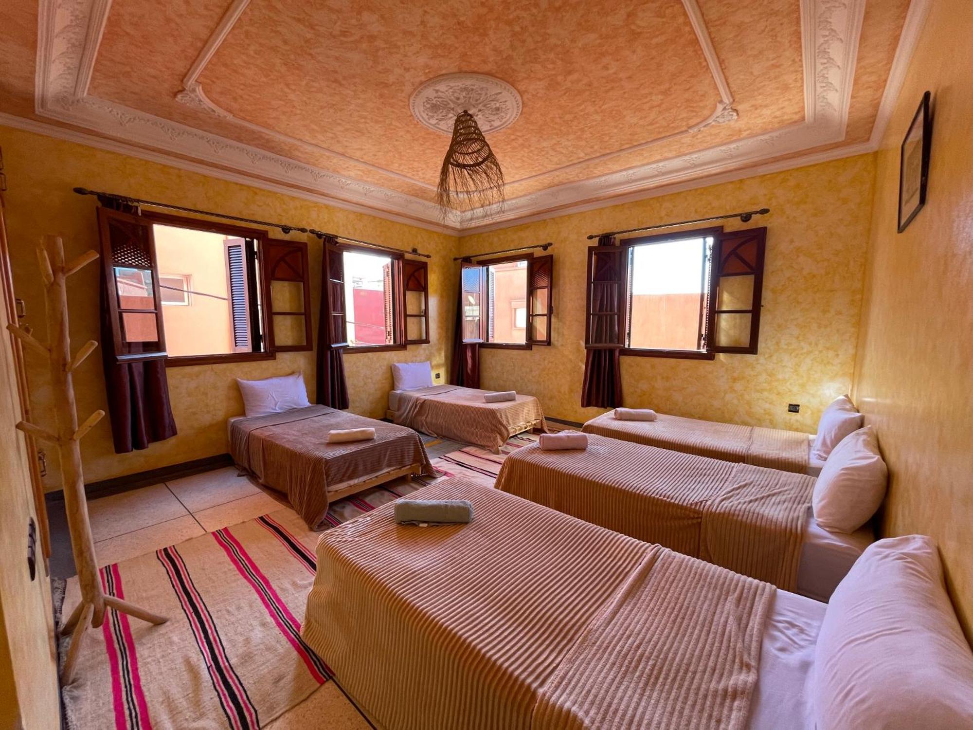 Berber Waves Surf House Hostel Tamraght Ngoại thất bức ảnh