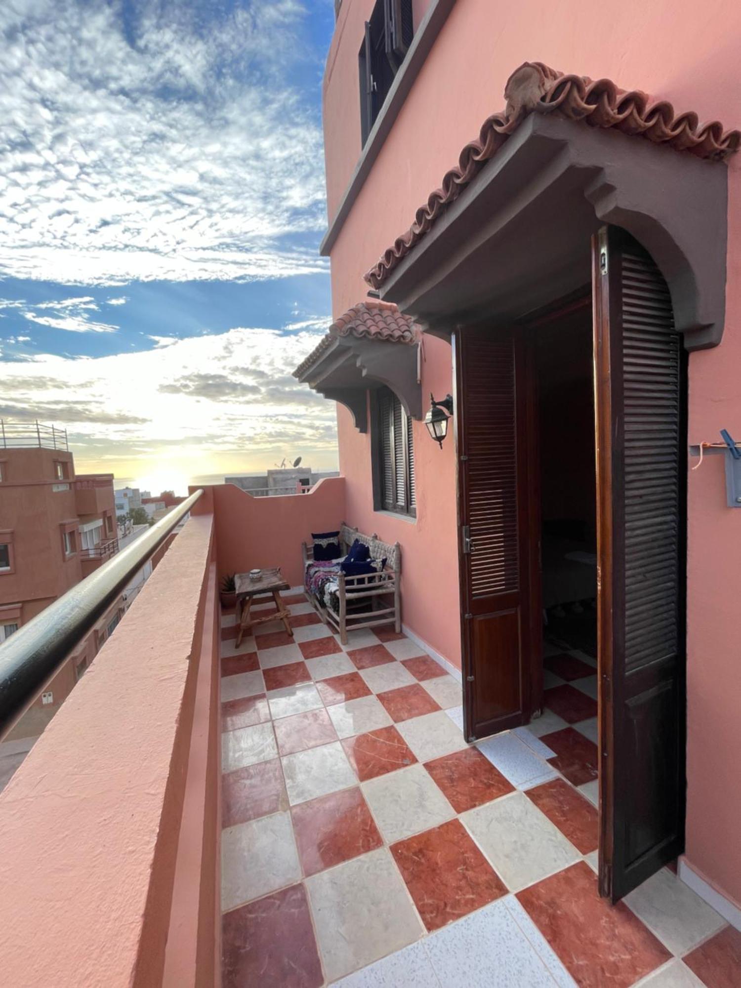 Berber Waves Surf House Hostel Tamraght Ngoại thất bức ảnh