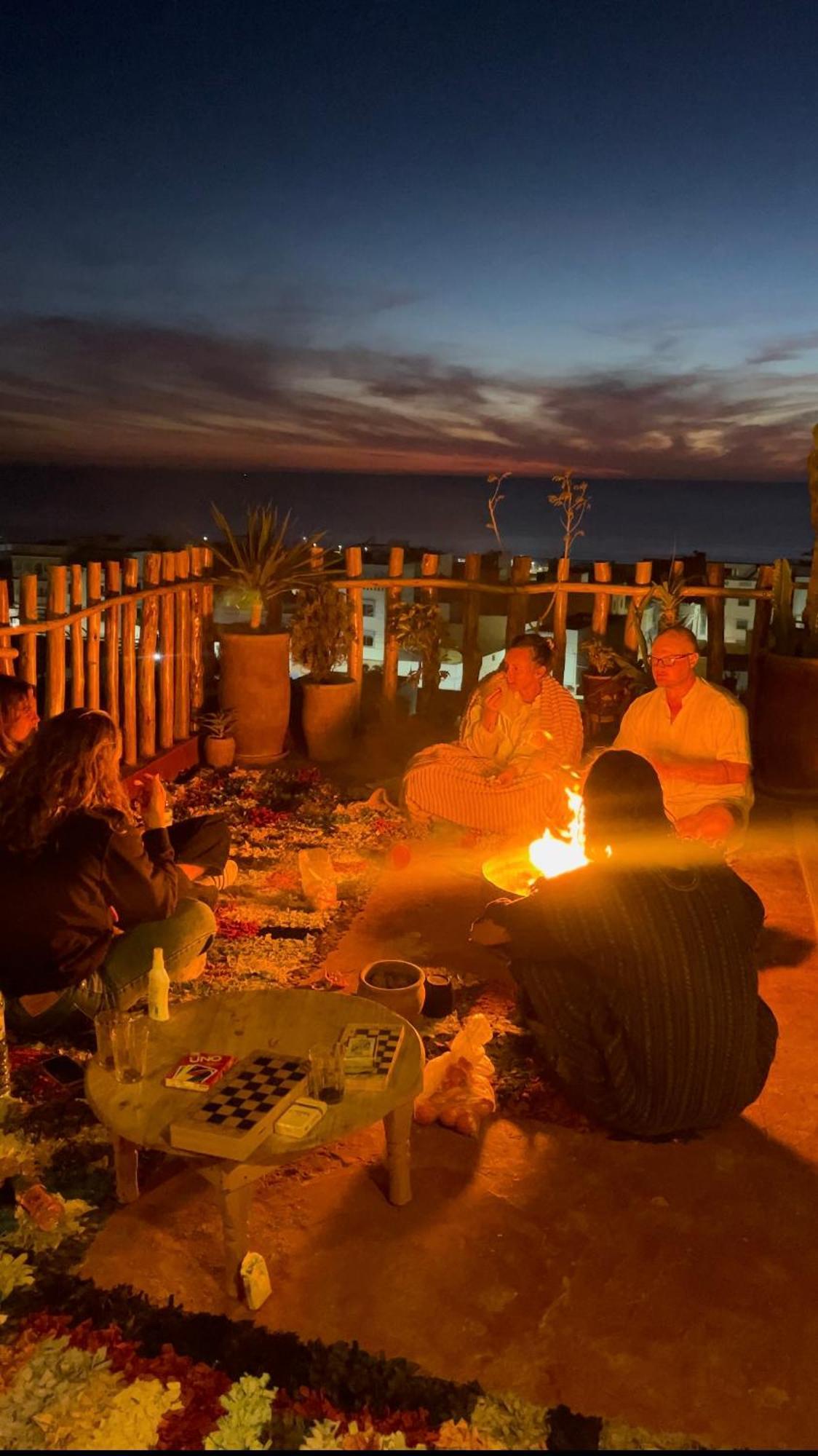 Berber Waves Surf House Hostel Tamraght Ngoại thất bức ảnh